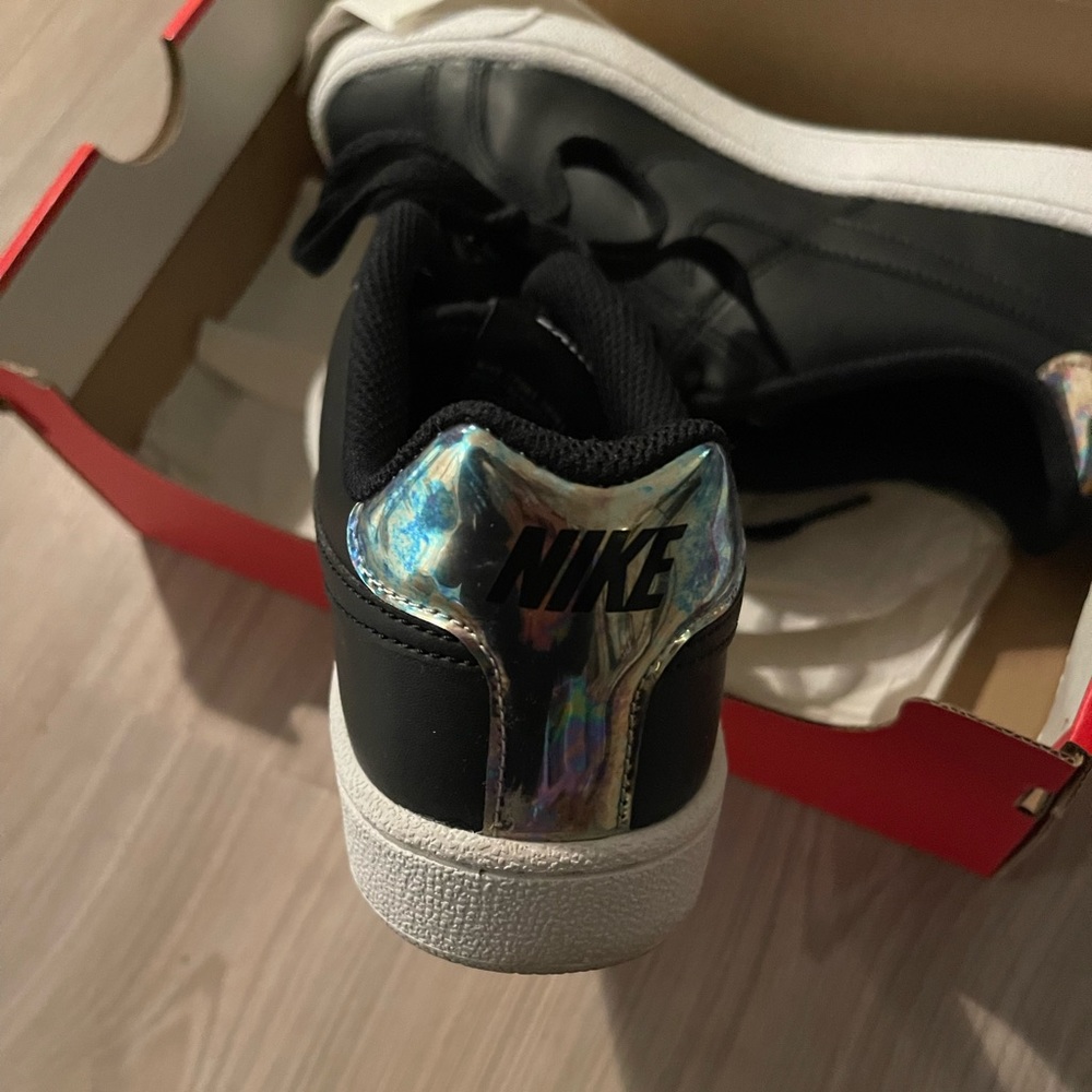 Women’s Nike court royale